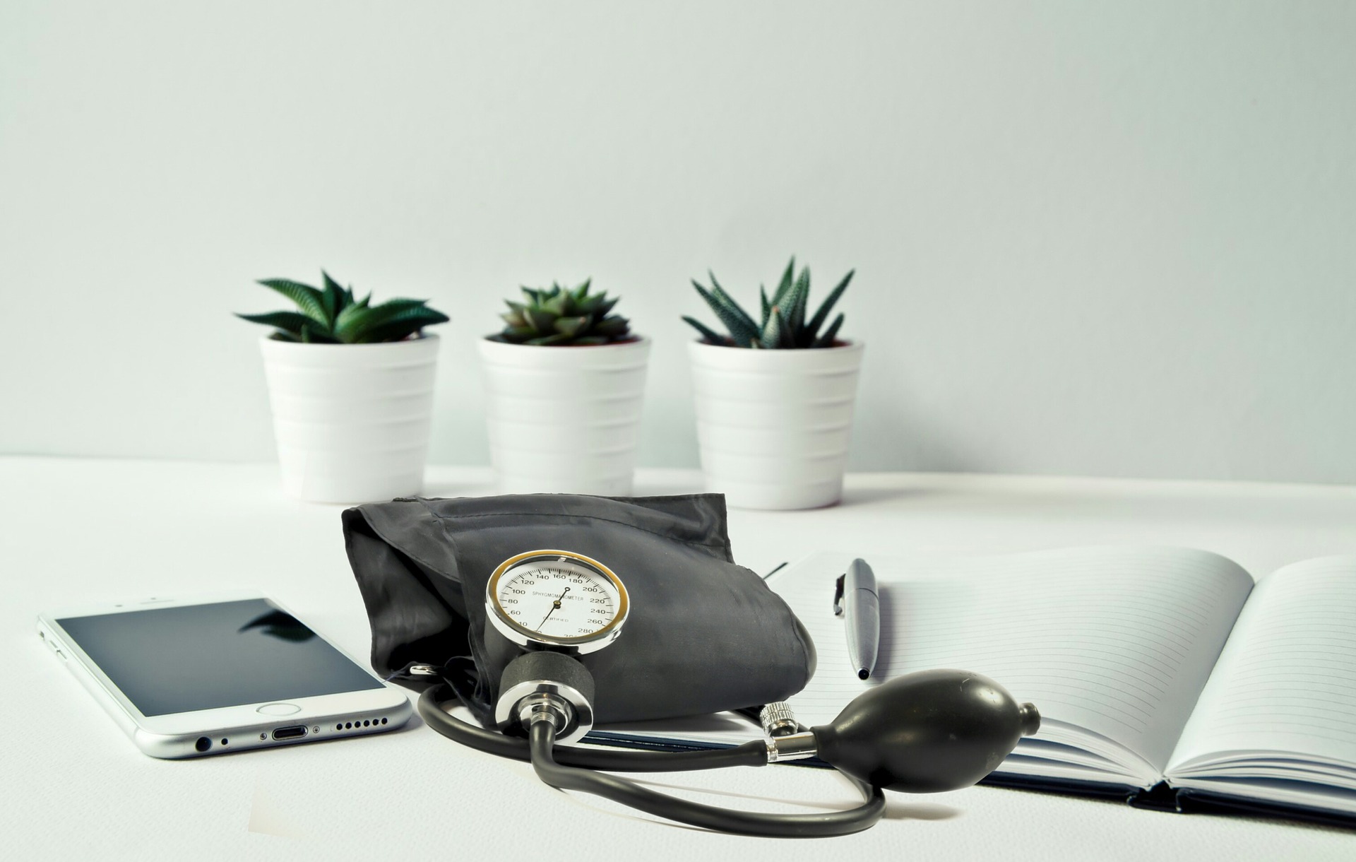 blood-pressure-3524615_1920